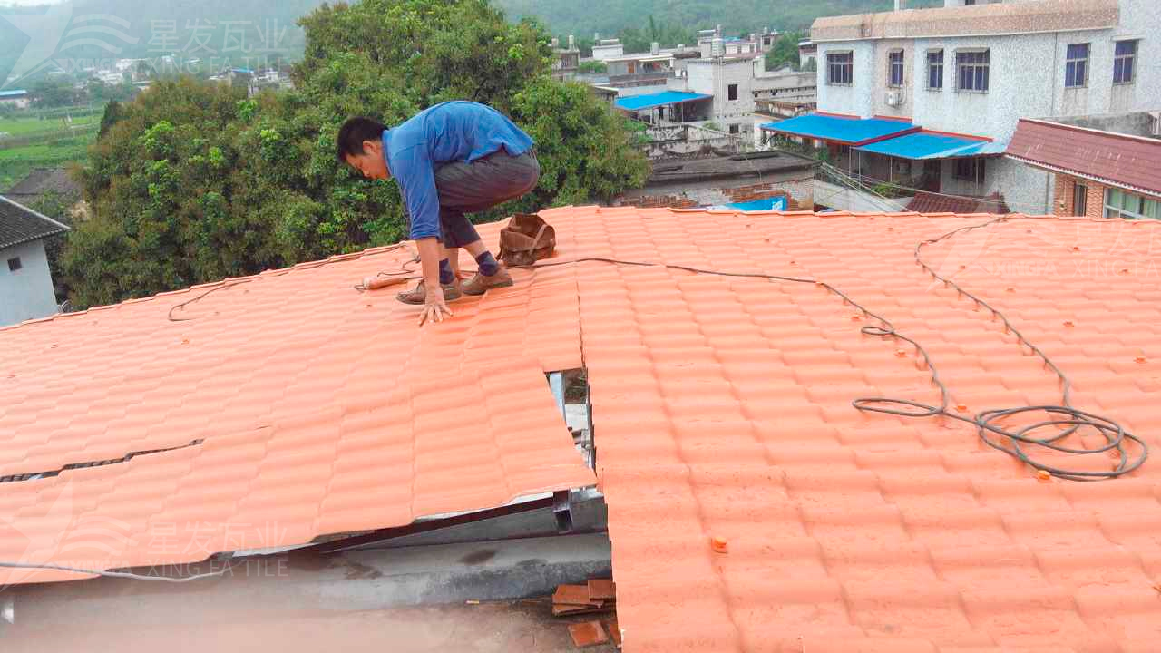 西宁屋顶铺设安装合成树脂瓦时，牢牢记住这3点，就不怕屋顶出问题！