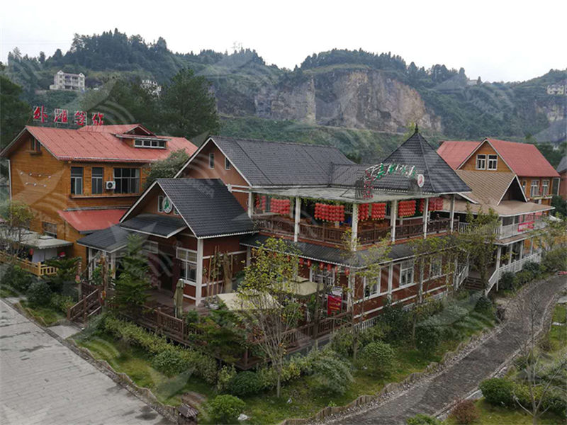 选择西宁合成树脂瓦，为南方屋顶雨季防水护航